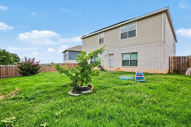 304 Lowery Oaks Trail, Fort Worth, TX 76120