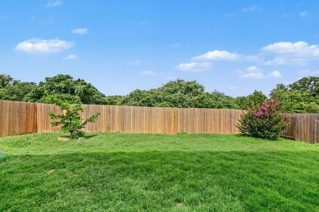 304 Lowery Oaks Trail, Fort Worth, TX 76120