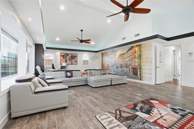 5382 Laverne, Westminster, CA 92683