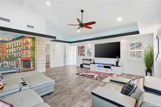 5382 Laverne, Westminster, CA 92683