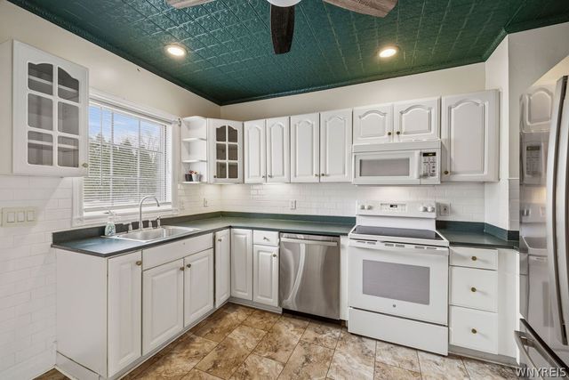 633 Locust Street, Lockport City, NY 14094