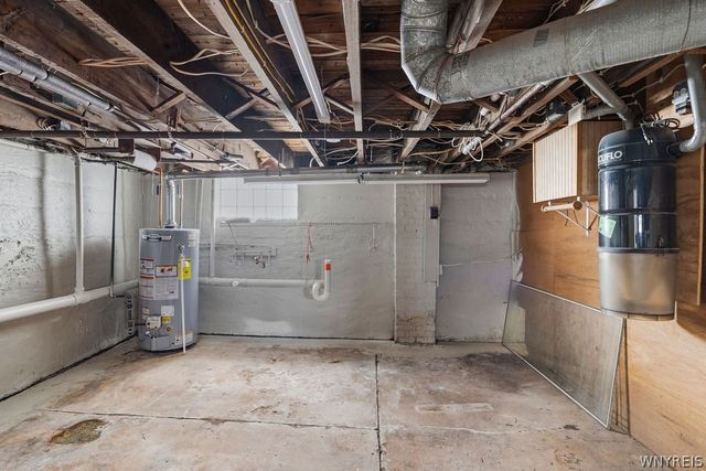 633 Locust Street, Lockport City, NY 14094