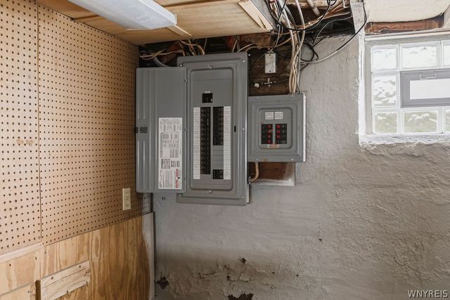 633 Locust Street, Lockport City, NY 14094