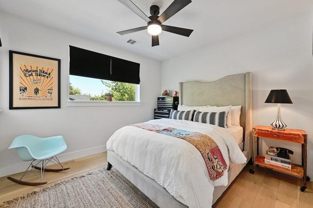 505 Krebs LN A, Austin, TX 78704