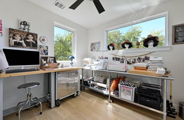 505 Krebs LN A, Austin, TX 78704