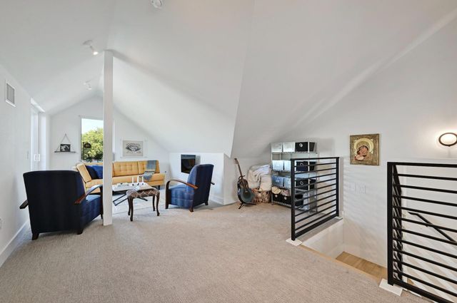 505 Krebs LN A, Austin, TX 78704