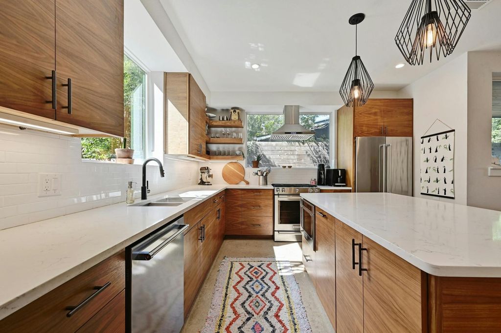 505 Krebs LN A, Austin, TX 78704