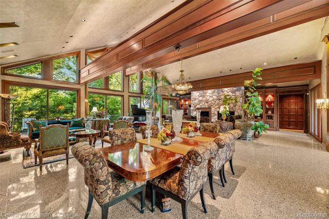 9 West Lane, Dearborn, MI 48124