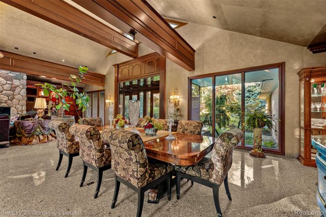 9 West Lane, Dearborn, MI 48124