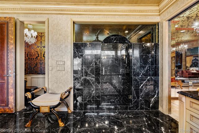 9 West Lane, Dearborn, MI 48124