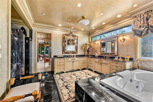 9 West Lane, Dearborn, MI 48124