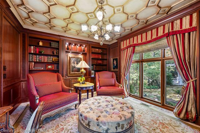 9 West Lane, Dearborn, MI 48124