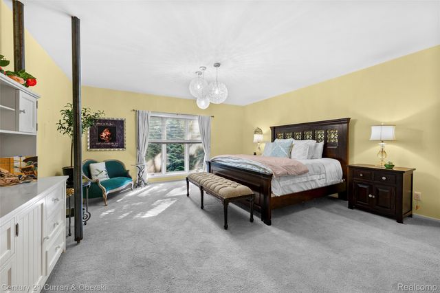 9 West Lane, Dearborn, MI 48124