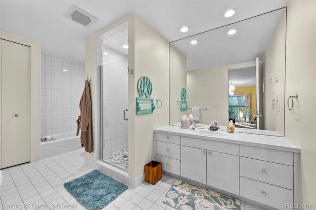 9 West Lane, Dearborn, MI 48124