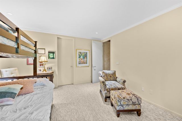 9 West Lane, Dearborn, MI 48124