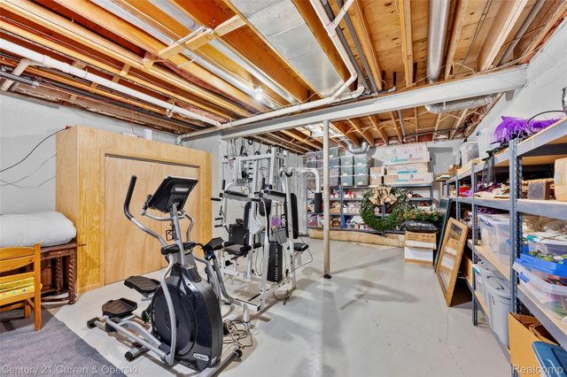 9 West Lane, Dearborn, MI 48124