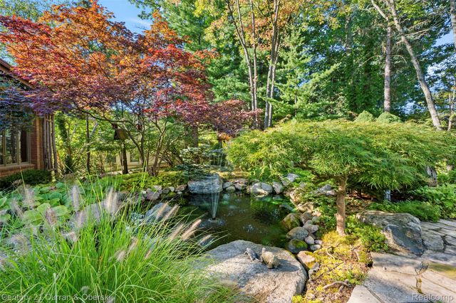 9 West Lane, Dearborn, MI 48124