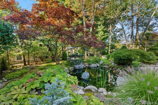 9 West Lane, Dearborn, MI 48124