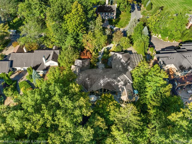 9 West Lane, Dearborn, MI 48124