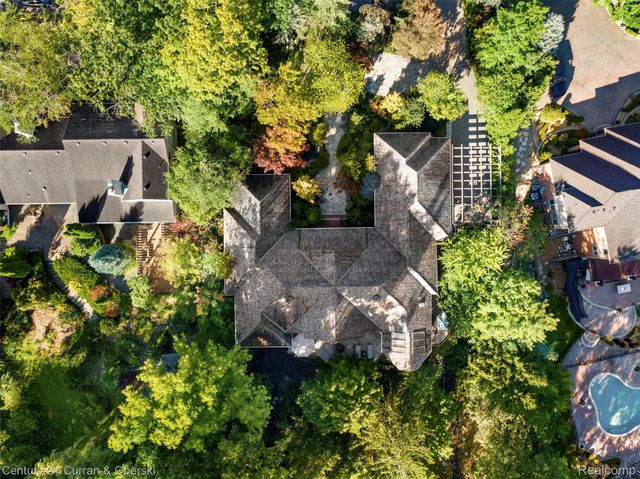 9 West Lane, Dearborn, MI 48124