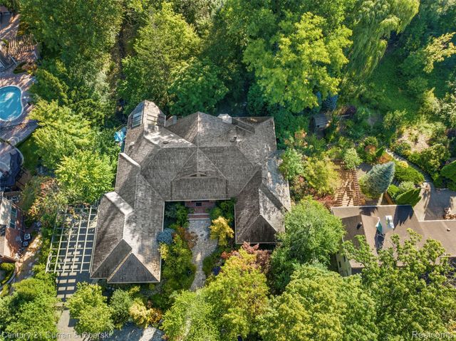 9 West Lane, Dearborn, MI 48124