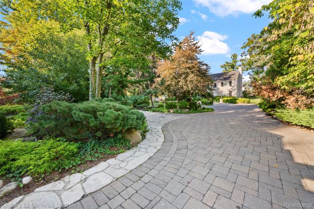 9 West Lane, Dearborn, MI 48124