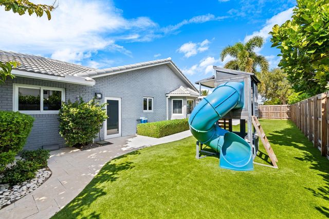 3011 NE 51st Street, Lighthouse Point, FL 33064