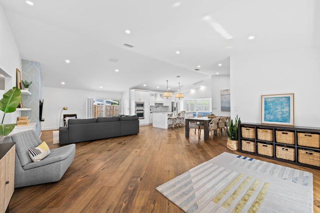 3011 NE 51st Street, Lighthouse Point, FL 33064