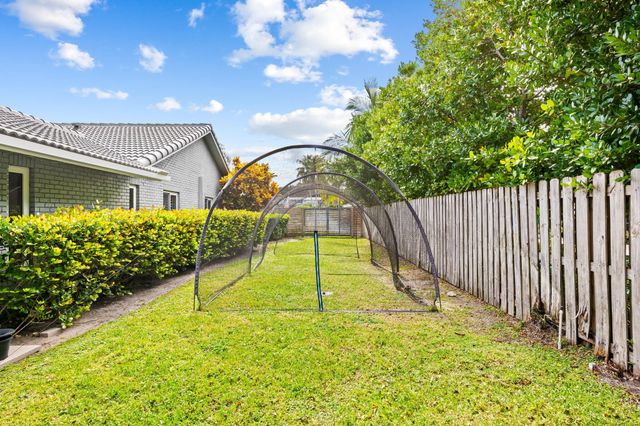 3011 NE 51st Street, Lighthouse Point, FL 33064