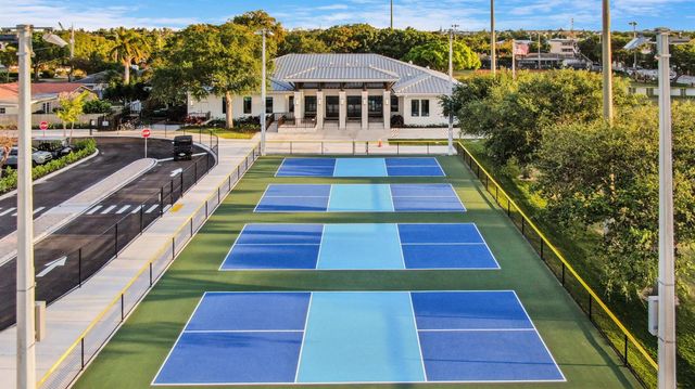 3011 NE 51st Street, Lighthouse Point, FL 33064