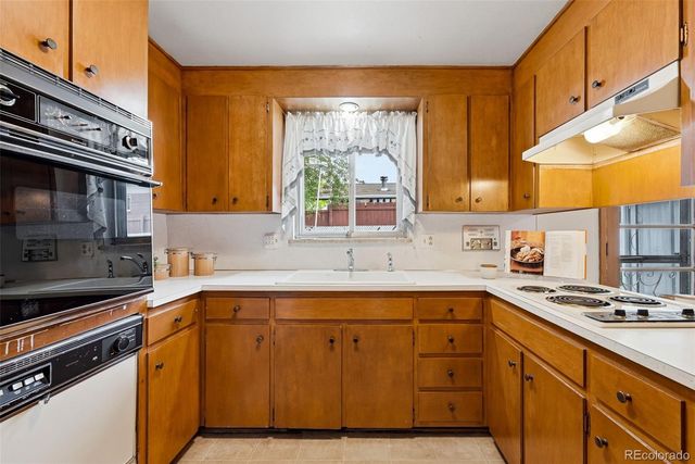 9450 W Dakota Avenue, Lakewood, CO 80226