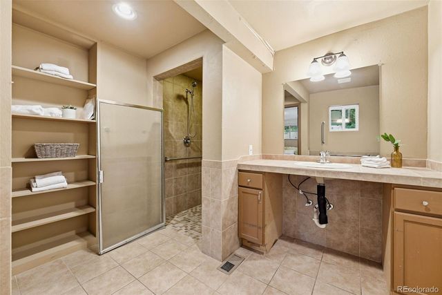 9450 W Dakota Avenue, Lakewood, CO 80226