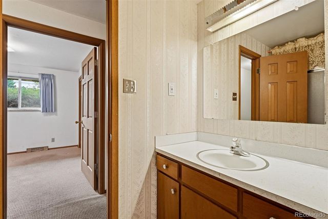 9450 W Dakota Avenue, Lakewood, CO 80226