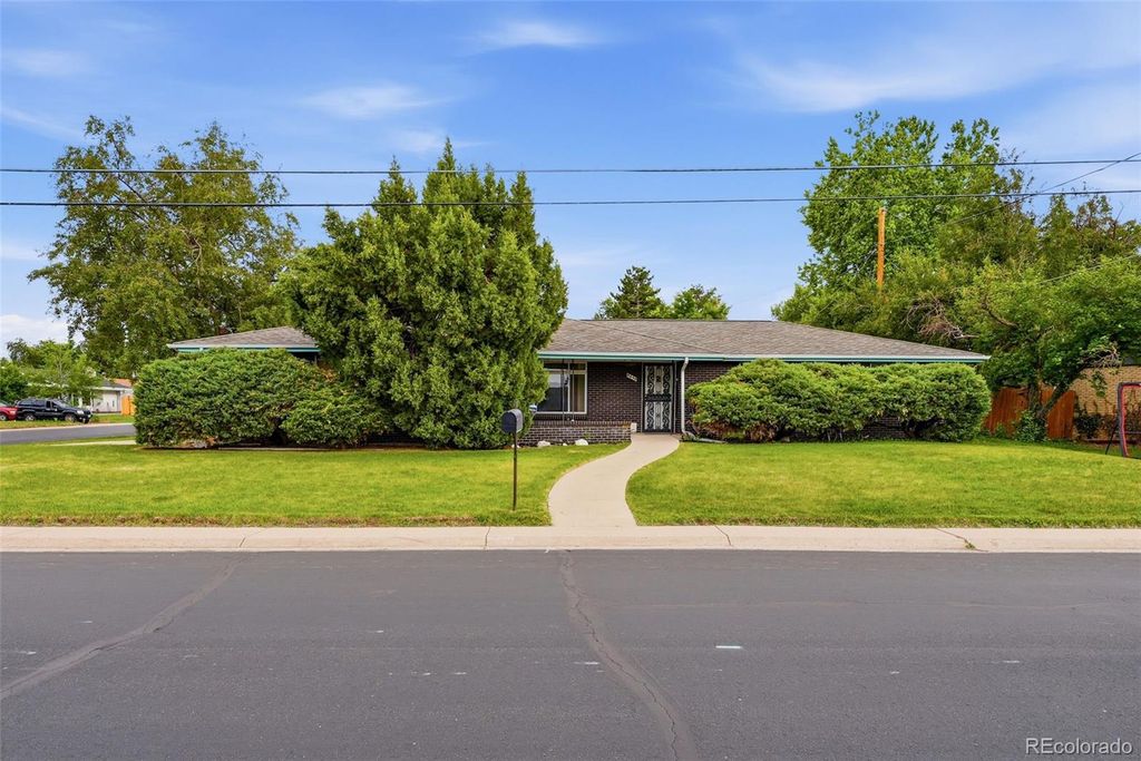 9450 W Dakota Avenue, Lakewood, CO 80226