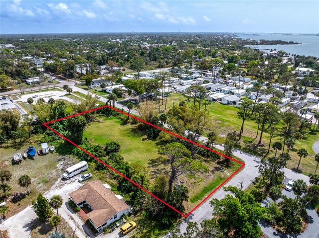 PINEAPPLE STREET, Englewood, FL 34223