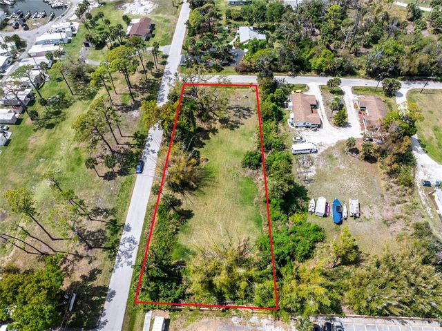 PINEAPPLE STREET, Englewood, FL 34223