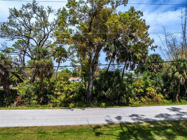 PINEAPPLE STREET, Englewood, FL 34223