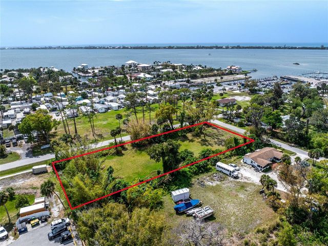 PINEAPPLE STREET, Englewood, FL 34223