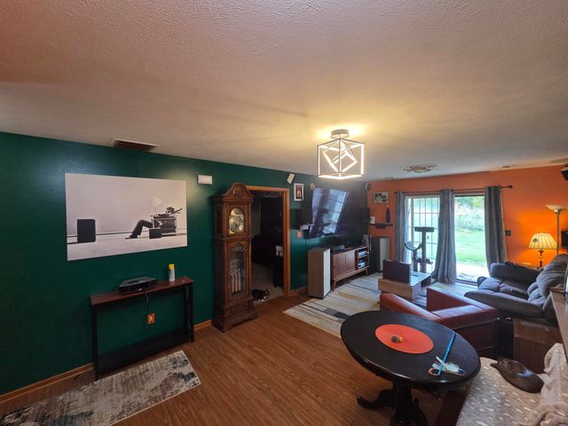 1826 Finney Drive, Valparaiso, IN 46383