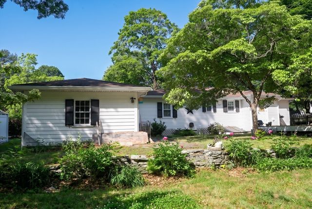 40 Highland Terrace, Taunton, MA 02780