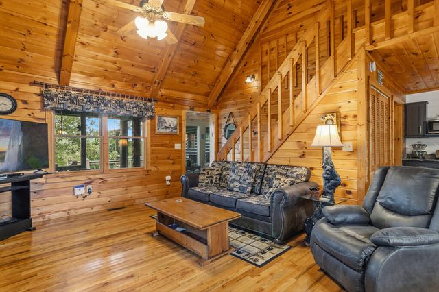 142 Oak Hill Drive, Mineral Bluff, GA 30559