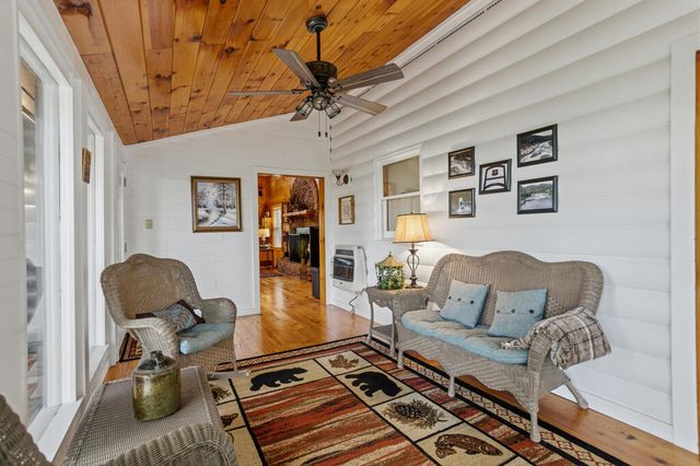 142 Oak Hill Drive, Mineral Bluff, GA 30559
