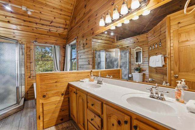 142 Oak Hill Drive, Mineral Bluff, GA 30559