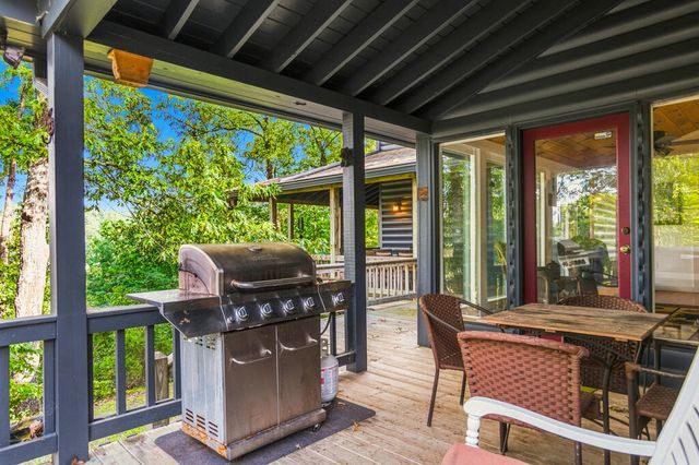 142 Oak Hill Drive, Mineral Bluff, GA 30559