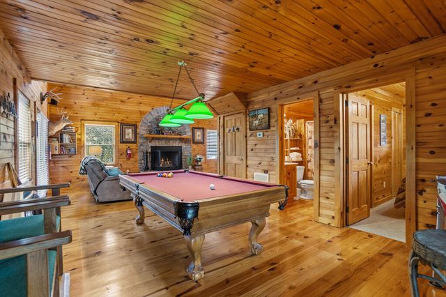 142 Oak Hill Drive, Mineral Bluff, GA 30559