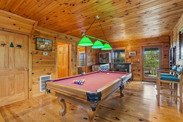 142 Oak Hill Drive, Mineral Bluff, GA 30559
