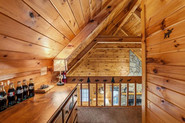 142 Oak Hill Drive, Mineral Bluff, GA 30559