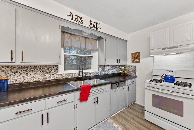 4215 W Florist AVENUE, Milwaukee, WI 53209