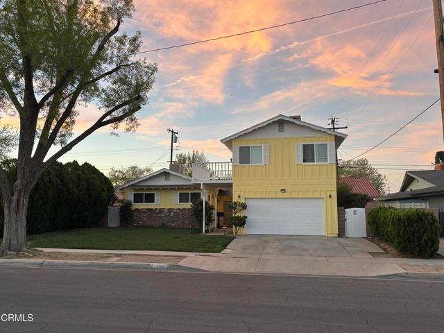 554 W Ave J-11, Lancaster, CA 93534