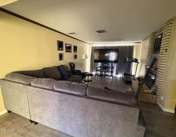 554 W Ave J-11, Lancaster, CA 93534